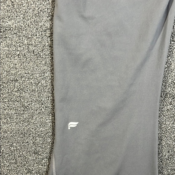 Fabletics Cross Waist Gray Athletic Flare Yoga Pants, Womens XL - Picture 8 of 9